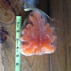 Crate&Barrel Leaf candle 6 hour burn time